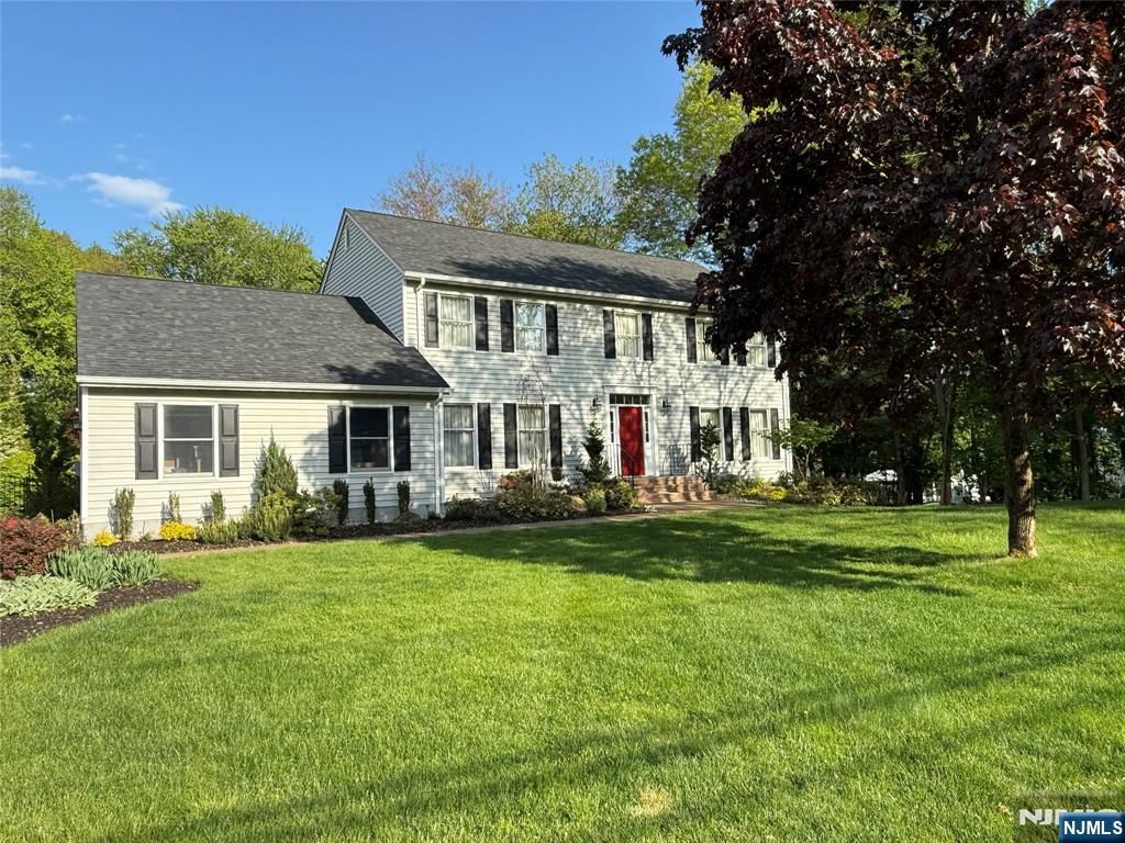 74 Van Blarcom Lane, Wyckoff, NJ 07481