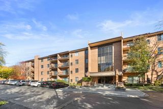 801 79th Street 103, Darien, IL 60561