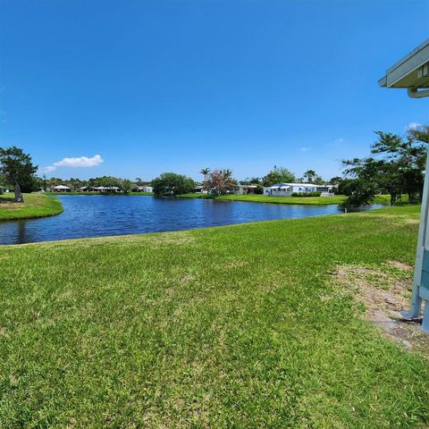17 Rio Verde Way, Port St. Lucie, FL 34952