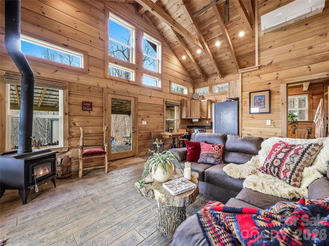 131 White Oak Way, Hot Springs, NC 28743