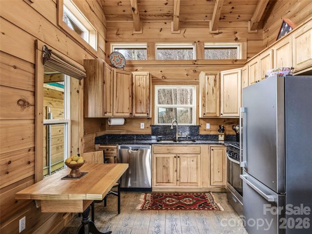 131 White Oak Way, Hot Springs, NC 28743