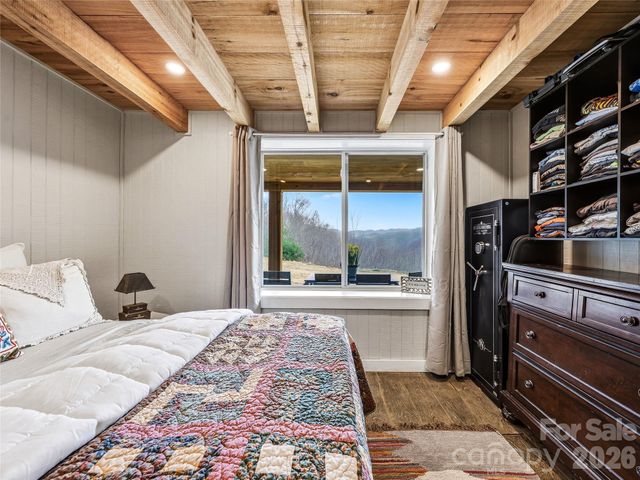 131 White Oak Way, Hot Springs, NC 28743