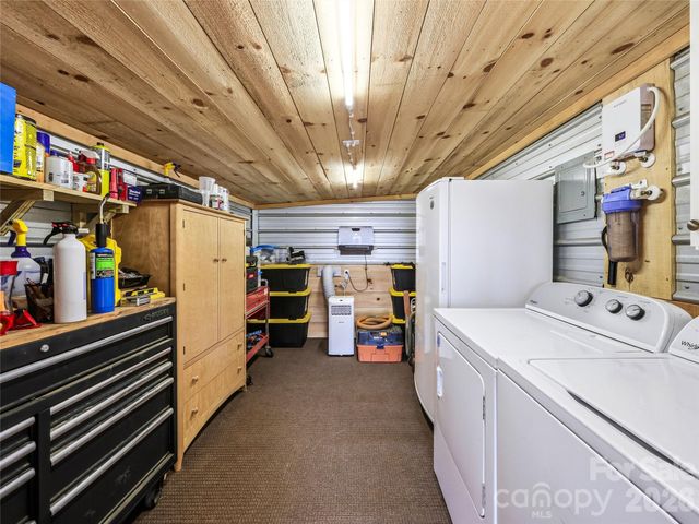 131 White Oak Way, Hot Springs, NC 28743