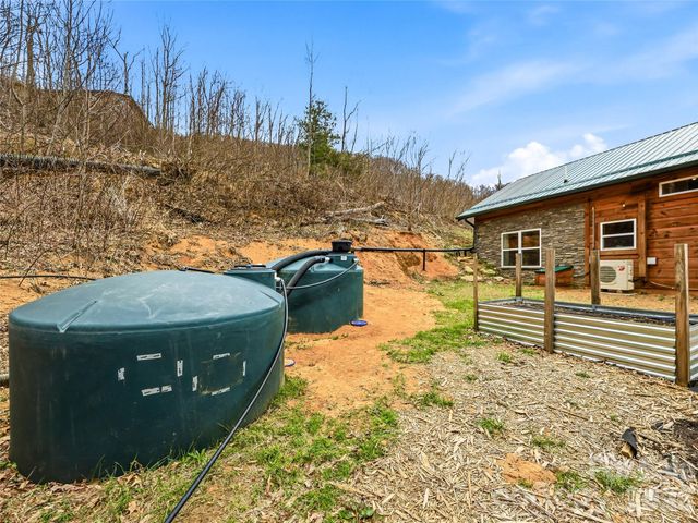 131 White Oak Way, Hot Springs, NC 28743