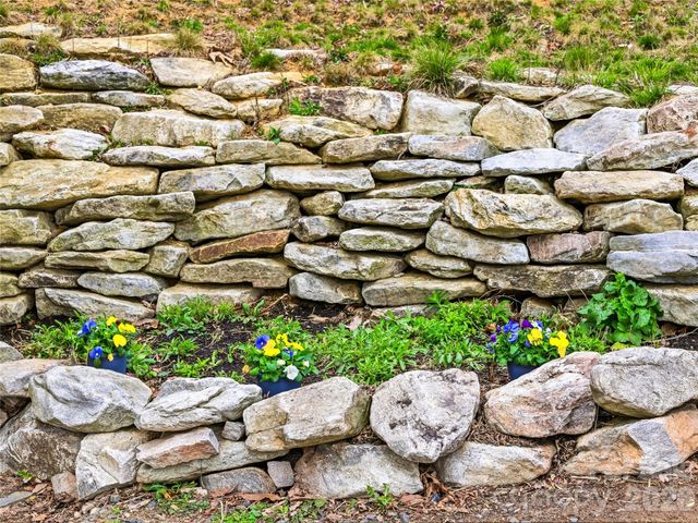 131 White Oak Way, Hot Springs, NC 28743