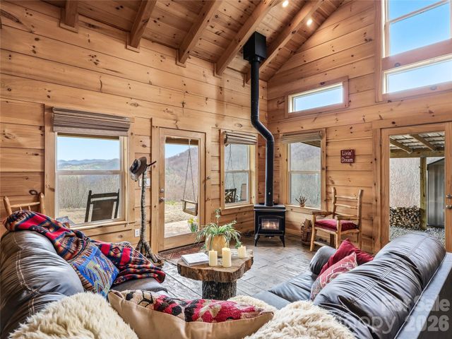 131 White Oak Way, Hot Springs, NC 28743