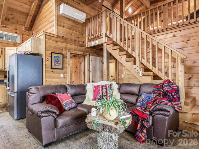 131 White Oak Way, Hot Springs, NC 28743