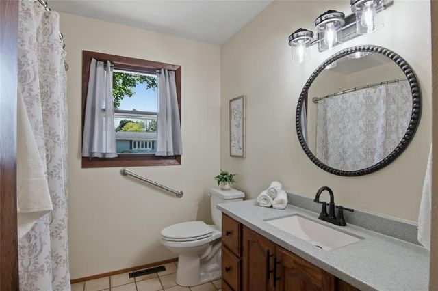 1122 Piedmont Road, Eau Claire, WI 54703