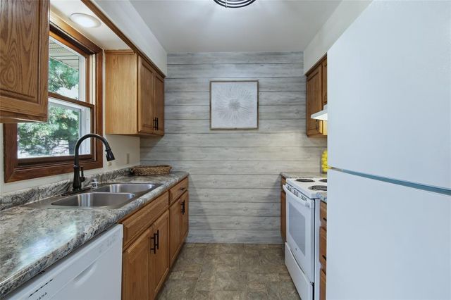 1122 Piedmont Road, Eau Claire, WI 54703
