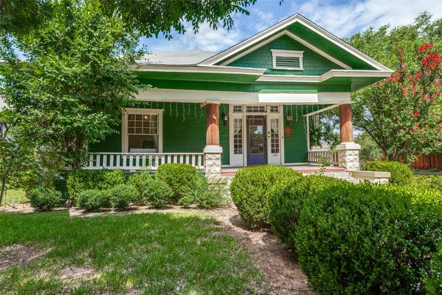 2000 Hurley Avenue, Fort Worth, TX 76110