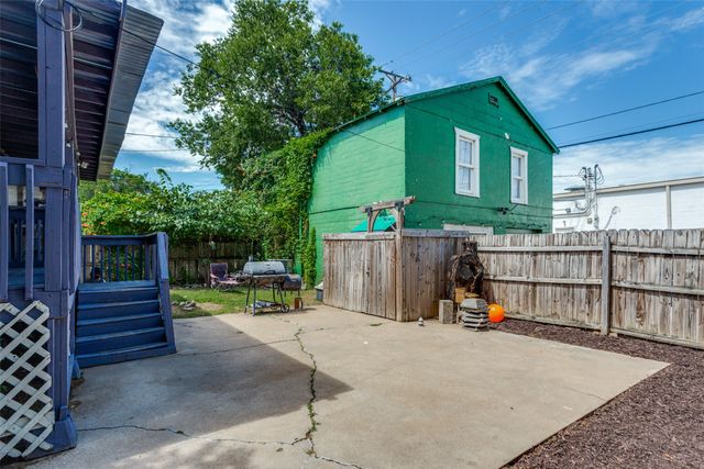 2000 Hurley Avenue, Fort Worth, TX 76110