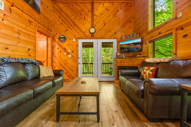 77 Lloyd Lane, Stanton, KY 40380