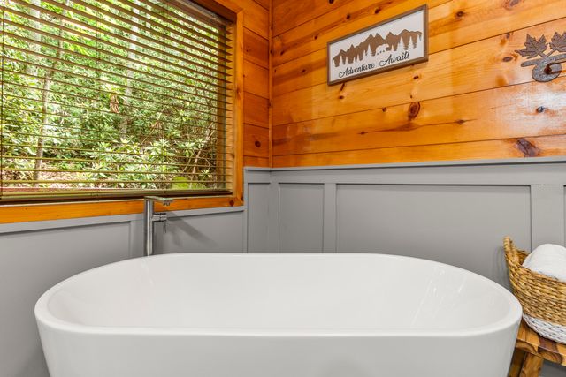 77 Lloyd Lane, Stanton, KY 40380
