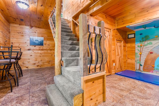 77 Lloyd Lane, Stanton, KY 40380