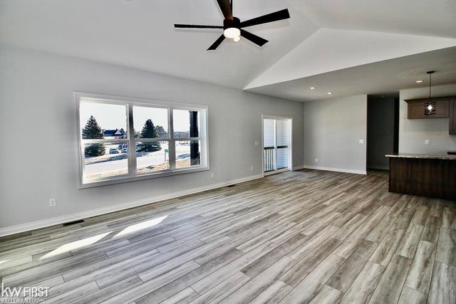 5382 Spring Meadows Way, Fenton Twp, MI 48451