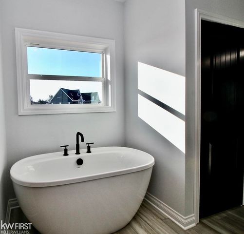 5382 Spring Meadows Way, Fenton Twp, MI 48451