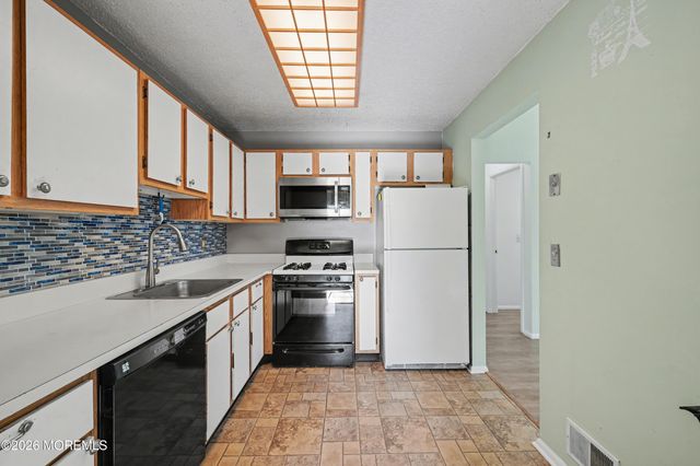 1807 Lilly Lane, Jackson, NJ 08527