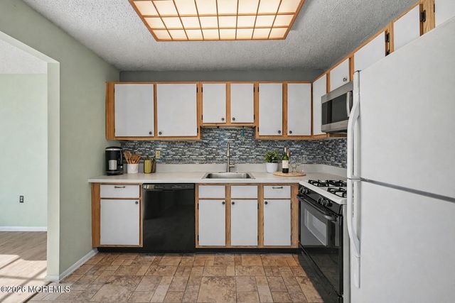 1807 Lilly Lane, Jackson, NJ 08527