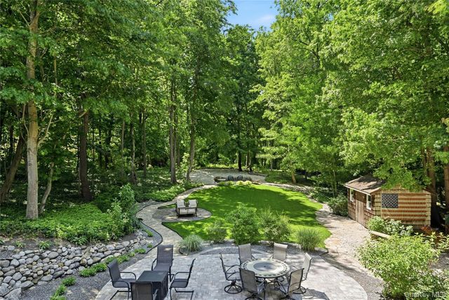 28 Maplewood Drive, Northport, NY 11768