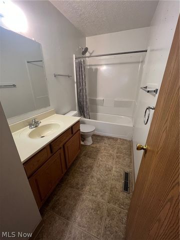 1296 Andrus Street, Akron, OH 44301