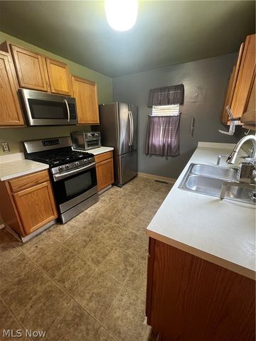 1296 Andrus Street, Akron, OH 44301