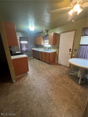 1296 Andrus Street, Akron, OH 44301