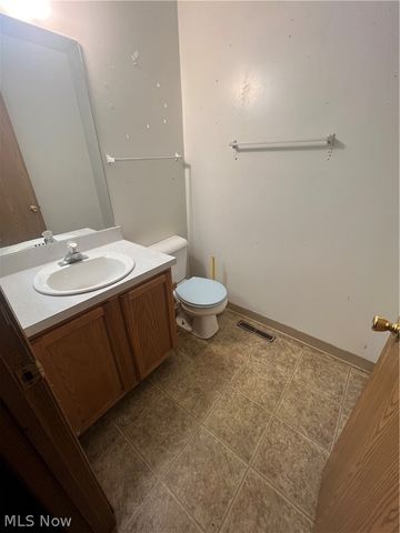 1296 Andrus Street, Akron, OH 44301