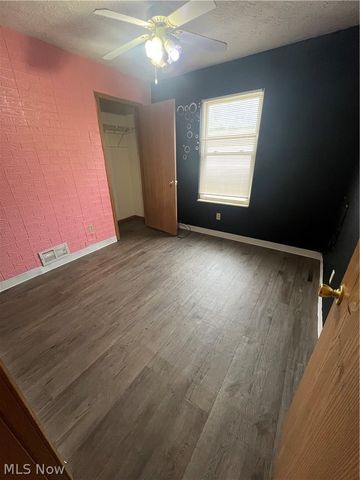 1296 Andrus Street, Akron, OH 44301