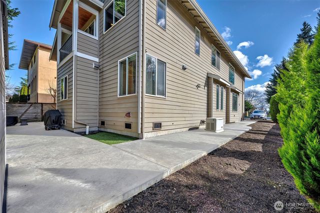 14770 NE 60th Court, Redmond, WA 98052