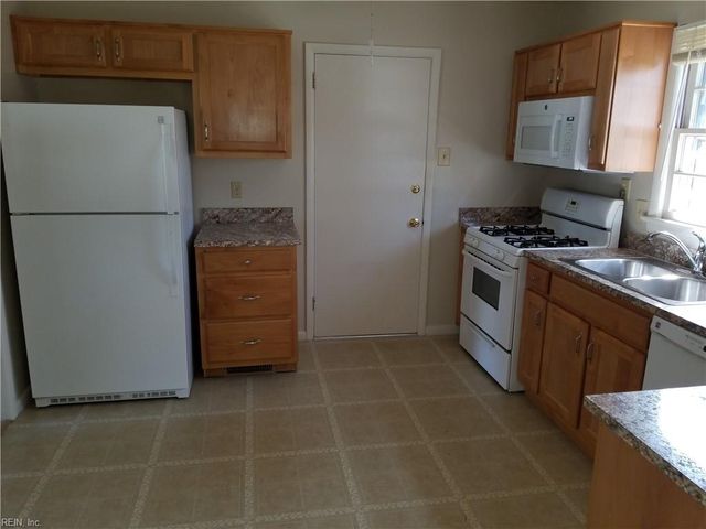 12 Clemwood PW, Hampton, VA 23669