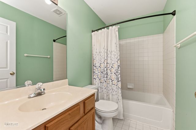 109 Old Post Road, Oswego, IL 60543