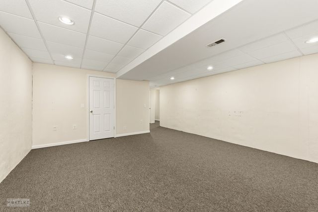 109 Old Post Road, Oswego, IL 60543