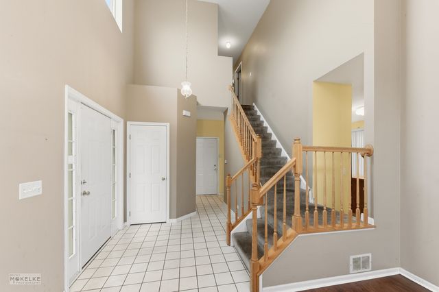 109 Old Post Road, Oswego, IL 60543