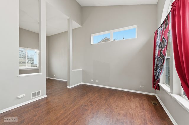 109 Old Post Road, Oswego, IL 60543