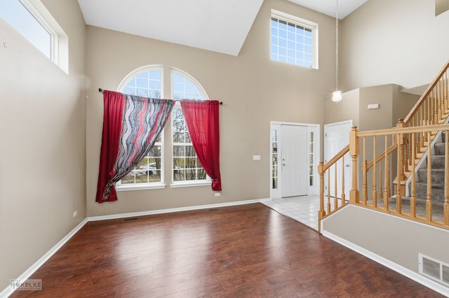 109 Old Post Road, Oswego, IL 60543