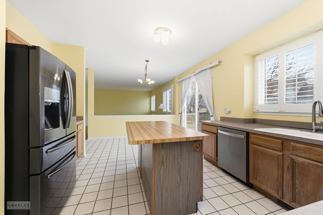 109 Old Post Road, Oswego, IL 60543