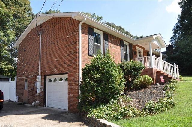 6045 Woodcove Drive, Winston-salem, NC 27104