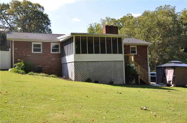 6045 Woodcove Drive, Winston-salem, NC 27104