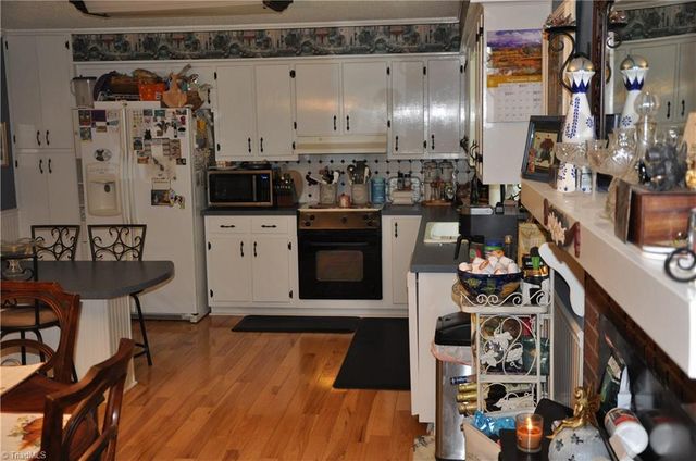 6045 Woodcove Drive, Winston-salem, NC 27104