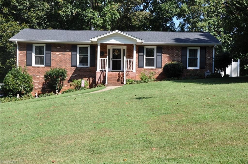6045 Woodcove Drive, Winston-salem, NC 27104