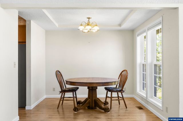 1942 Waymire St NW, Salem, OR 97304