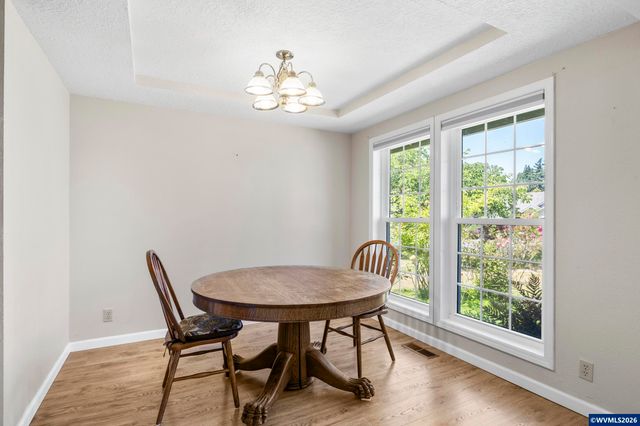 1942 Waymire St NW, Salem, OR 97304