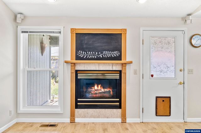 1942 Waymire St NW, Salem, OR 97304