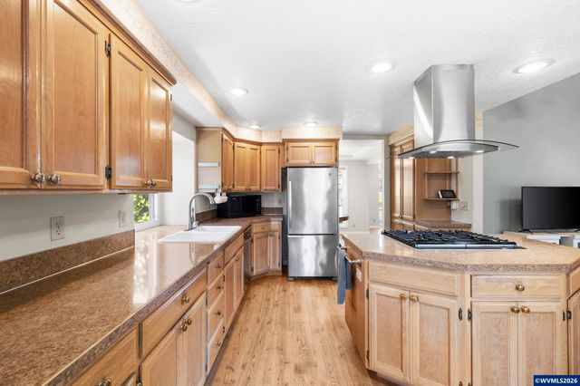 1942 Waymire St NW, Salem, OR 97304