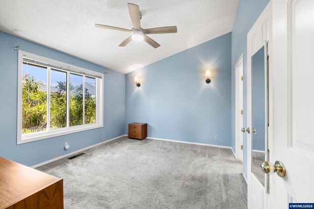 1942 Waymire St NW, Salem, OR 97304