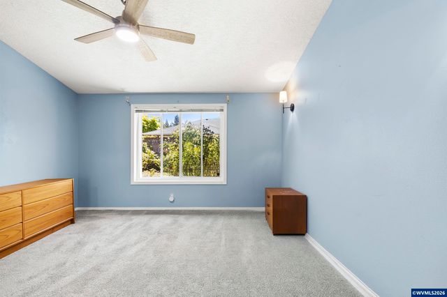 1942 Waymire St NW, Salem, OR 97304