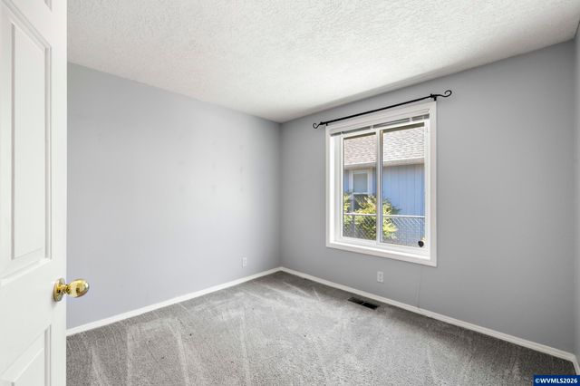 1942 Waymire St NW, Salem, OR 97304