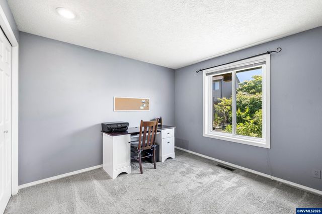 1942 Waymire St NW, Salem, OR 97304