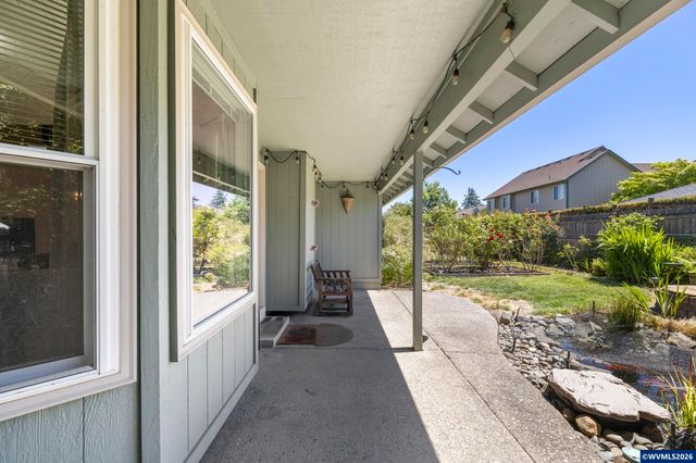 1942 Waymire St NW, Salem, OR 97304