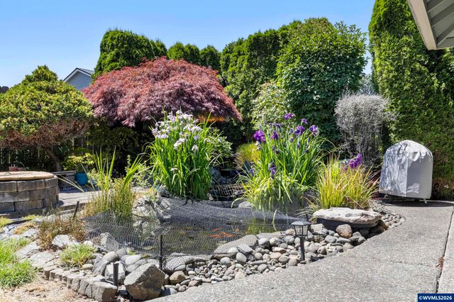 1942 Waymire St NW, Salem, OR 97304